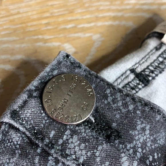 CURRENT ELLIOTT The Ankle Skinny Black Antique Lace Jeans 25 - Picture 9 of 13
